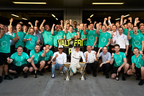 Sochi Autodrom, Sochi, Russia.
Sunday 30 April 2017.
Valtteri Bottas, Mercedes AMG, 1st Position, Lewis Hamilton, Mercedes AMG, and the Mercedes team celebrate victory.
World Copyright: Steve Etherington/LAT Images
ref: Digital Image SNE18822 Sochi Autodrom, Sochi, Russia.
Sunday 30 April 2017.
Valtteri Bottas, Mercedes AMG, 1st Position, Lewis Hamilton, Mercedes AMG, and the Mercedes team celebrate victory.
World Copyright: Steve Etherington/LAT Images
ref: Digital Image SNE18822