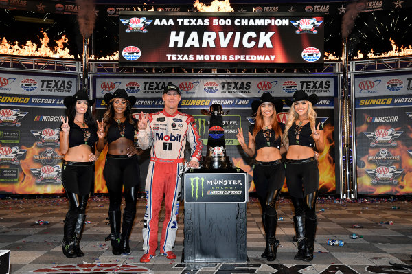 Monster Energy NASCAR Cup Series
AAA Texas 500
Texas Motor Speedway
Fort Worth, TX USA
Sunday 5 November 2017
Kevin Harvick, Stewart-Haas Racing Rodney, Mobil 1 Ford Fusion wins
World Copyright: Rusty Jarrett
LAT Images