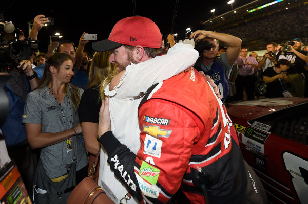 Monster Energy NASCAR Cup Series
Ford EcoBoost 400
Homestead-Miami Speedway, Homestead, FL USA
Sunday 19 November 2017
Dale Earnhardt Jr, Hendrick Motorsports, Axalta Chevrolet SS, and Wife Amy Reimann Earnhardt.
World Copyright: John K Harrelson
LAT Images