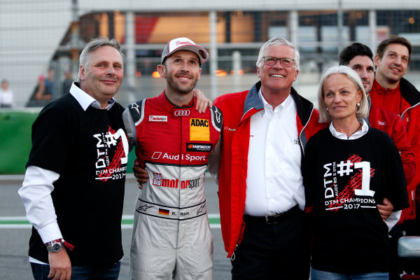 2017 DTM Round 9 
Hockenheimring, Germany 
Sunday 15 October 2017.
Champion René Rast, Audi Sport Team Rosberg, Audi RS 5 DTM with his fahter and Arno Zensen, Audi Sport Team Rosberg 
World Copyright: Alexander Trienitz/LAT Images
ref: Digital Image 2017-DTM-HH2-AT2-2337