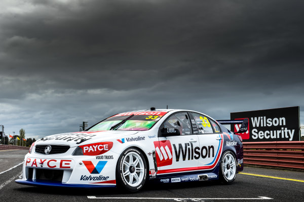 2017 Supercars Championship Round 10. 
Sandown 500, Sandown Raceway, Springvale, Victoria, Australia.
Thursday 14th September to Sunday 17th September 2017.
James Golding, Garry Rogers Motorsport, Garth Tander, Garry Rogers Motorsport. 
World Copyright: Daniel Kalisz/LAT Images
Ref: Digital Image 140917_VASCR10_DKIMG_0351.jpg