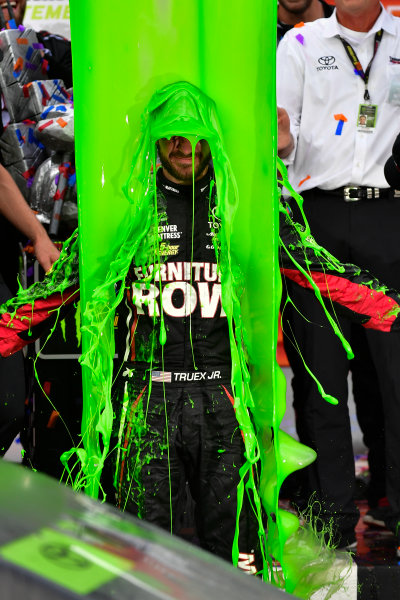 Monster Energy NASCAR Cup Series
Tales of the Turtles 400
Chicagoland Speedway, Joliet, IL USA
Sunday 17 September 2017
Martin Truex Jr, Furniture Row Racing, Furniture Row/Denver Mattress Toyota Camry celebrates in victory lane and gets slimed
World Copyright: Logan Whitton
LAT Images Monster Energy NASCAR Cup Series
Tales of the Turtles 400
Chicagoland Speedway, Joliet, IL USA
Sunday 17 September 2017
Martin Truex Jr, Furniture Row Racing, Furniture Row/Denver Mattress Toyota Camry celebrates in victory lane and gets slimed
World Copyright: Logan Whitton
LAT Images