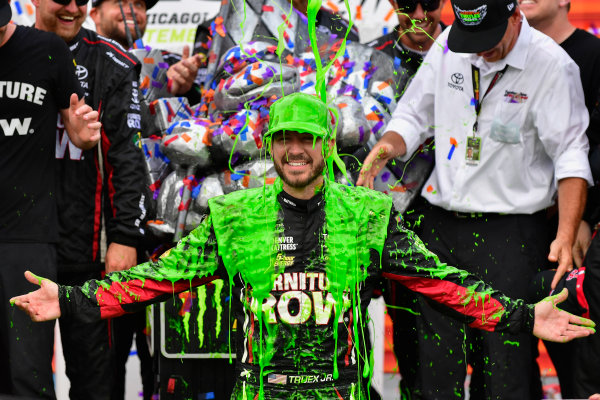 Monster Energy NASCAR Cup Series
Tales of the Turtles 400
Chicagoland Speedway, Joliet, IL USA
Sunday 17 September 2017
Martin Truex Jr, Furniture Row Racing, Furniture Row/Denver Mattress Toyota Camry celebrates in victory lane and gets slimed
World Copyright: Logan Whitton
LAT Images Monster Energy NASCAR Cup Series
Tales of the Turtles 400
Chicagoland Speedway, Joliet, IL USA
Sunday 17 September 2017
Martin Truex Jr, Furniture Row Racing, Furniture Row/Denver Mattress Toyota Camry celebrates in victory lane and gets slimed
World Copyright: Logan Whitton
LAT Images