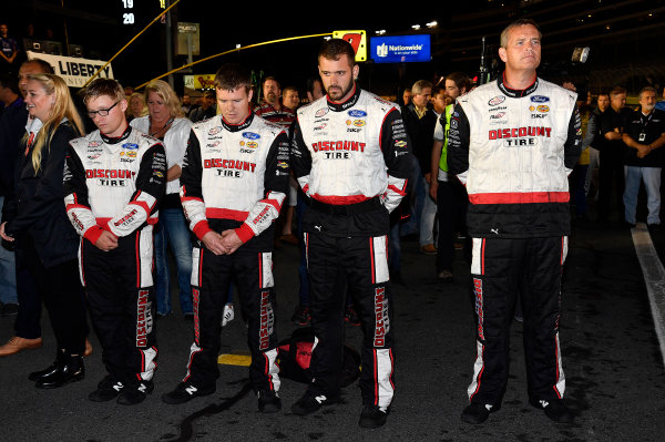 NASCAR XFINITY Series
Drive for the Cure 300
Charlotte Motor Speedway, Concord, NC
Sunday 8 October 2017
Ryan Blaney, Team Penske, Discount Tire Ford crew
World Copyright: Rusty Jarrett
LAT Images NASCAR XFINITY Series
Drive for the Cure 300
Charlotte Motor Speedway, Concord, NC
Sunday 8 October 2017
Ryan Blaney, Team Penske, Discount Tire Ford crew
World Copyright: Rusty Jarrett
LAT Images