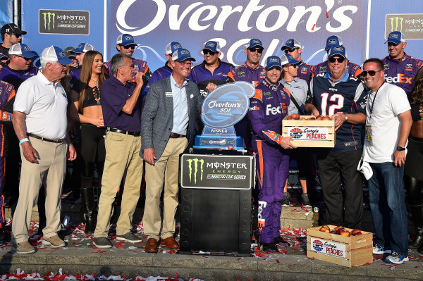 Monster Energy NASCAR Cup Series
Overton’s 301
New Hampshire Motor Speedway, Loudon, NH USA
Sunday 16 July 2017
Denny Hamlin, Joe Gibbs Racing, FedEx Office Toyota Camry wins
World Copyright: Rusty Jarrett
LAT Images Monster Energy NASCAR Cup Series
Overton’s 301
New Hampshire Motor Speedway, Loudon, NH USA
Sunday 16 July 2017
Denny Hamlin, Joe Gibbs Racing, FedEx Office Toyota Camry wins
World Copyright: Rusty Jarrett
LAT Images