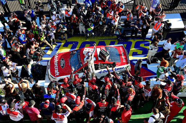 Monster Energy NASCAR Cup Series
AXALTA presents the Pocono 400
Pocono Raceway, Long Pond, PA USA
Sunday 11 June 2017
Ryan Blaney, Wood Brothers Racing, Motorcraft/Quick Lane Tire & Auto Center Ford Fusion wins.
World Copyright: Rusty Jarrett
LAT Images
ref: Digital Image 17POC1rj_3595