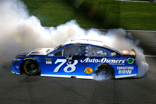 Monster Energy NASCAR Cup Series
Go Bowling 400
Kansas Speedway, Kansas City, KS USA
Saturday 13 May 2017
Martin Truex Jr, Furniture Row Racing, Auto-Owners Insurance Toyota Camry celebrates his win with a burnout
World Copyright: Russell LaBounty
LAT Images
ref: Digital Image 17KAN1rl_5802 Monster Energy NASCAR Cup Series
Go Bowling 400
Kansas Speedway, Kansas City, KS USA
Saturday 13 May 2017
Martin Truex Jr, Furniture Row Racing, Auto-Owners Insurance Toyota Camry celebrates his win with a burnout
World Copyright: Russell LaBounty
LAT Images
ref: Digital Image 17KAN1rl_5802
