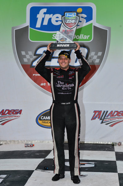 October 18-19, 2013, Talladega, Alabama USA
Johnny Sauter in Victory Lane
© 2013, Brian Czobat
LAT Photo USA
October 18-19, 2013, Talladega, Alabama USA
Johnny Sauter in Victory Lane
© 2013, Brian Czobat
LAT Photo USA