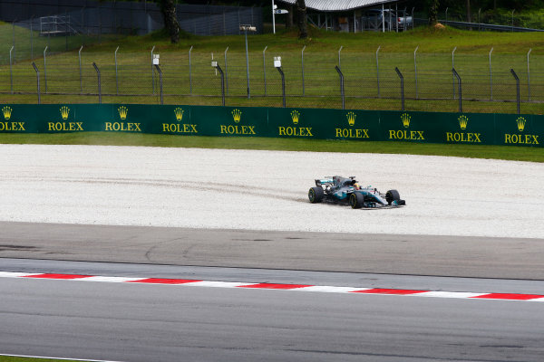 Sepang International Circuit, Sepang, Malaysia.
Friday 29 September 2017.
Lewis Hamilton, Mercedes F1 W08 EQ Power+, runs off into a gravel trap in FP2.
World Copyright: Andy Hone/LAT Images 
ref: Digital Image _ONY1915