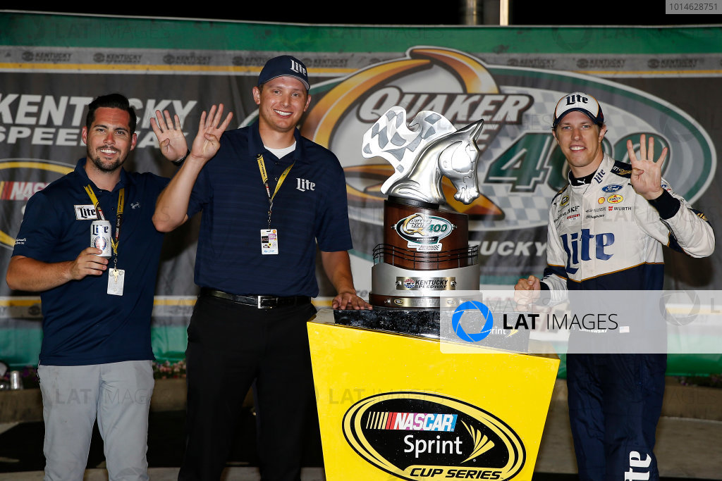 7-9 July, 2016, Sparta, Kentucky USA
Brad Keselowski celebrates in victory lane
©2016, Russell LaBounty
LAT Photo USA 7-9 July, 2016, Sparta, Kentucky USA
Brad Keselowski celebrates in victory lane
©2016, Russell LaBounty
LAT Photo USA