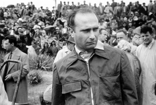 1953 Grand Prix d'Albi.
Albi, France. 31 May 1953.
Juan Manuel Fangio (BRM P15), retired.
World Copyright: LAT Photographic
Ref: Autosport b&w print 1953 Grand Prix d'Albi.
Albi, France. 31 May 1953.
Juan Manuel Fangio (BRM P15), retired.
World Copyright: LAT Photographic
Ref: Autosport b&w print