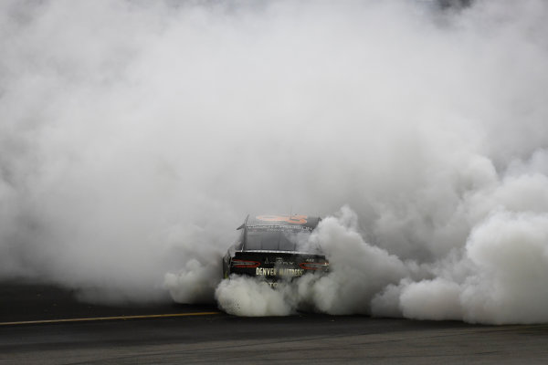 Monster Energy NASCAR Cup Series
Quaker State 400
Kentucky Speedway, Sparta, KY USA
Saturday 8 July 2017
Martin Truex Jr, Furniture Row Racing, Furniture Row/Denver Mattress Toyota Camry celebrates with a burnout
World Copyright: Logan Whitton
LAT Images Monster Energy NASCAR Cup Series
Quaker State 400
Kentucky Speedway, Sparta, KY USA
Saturday 8 July 2017
Martin Truex Jr, Furniture Row Racing, Furniture Row/Denver Mattress Toyota Camry celebrates with a burnout
World Copyright: Logan Whitton
LAT Images