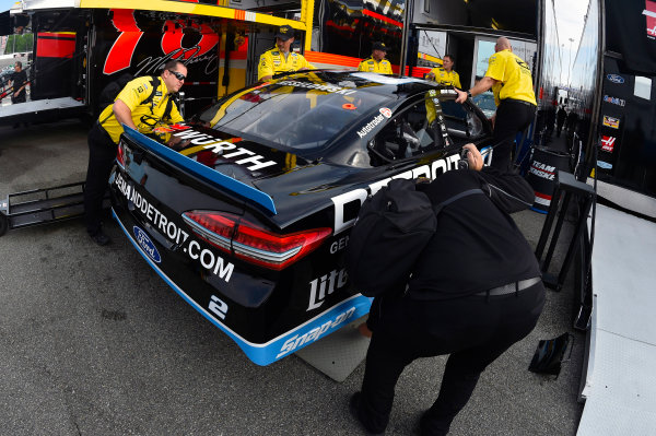 Monster Energy NASCAR Cup Series
Toyota Owners 400
Richmond International Raceway, Richmond, VA USA
Friday 28 April 2017
Brad Keselowski, Team Penske, Detroit Genuine Parts Ford Fusion
World Copyright: Nigel Kinrade
LAT Images
ref: Digital Image 17RIC1nk00016