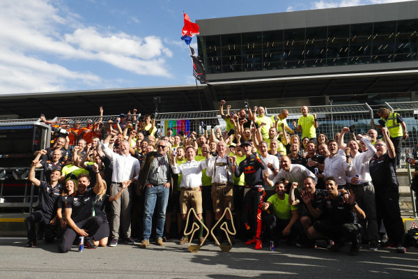 Jonathan Wheatley, Team Manager, Red Bull Racing, Dietrich Mateschitz, Co-Founder and CEO, Red Bull GmbH, Christian Horner, Team Principal, Red Bull Racing, Helmut Markko, Consultant, Red Bull Racing, Max Verstappen, Red Bull Racing, 1st position, and the Red Bull team celebrate victory.