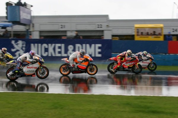 2007 Moto GP British Grand Prix.
Donington Park, England.
22nd-24th June 2007.
250cc race. Alex de Angelis leads Jorge Lorenzo, Julian Simon and Alvaro Bautista at the start.
World Copyright: Kevin Wood/LAT Photographic
ref: Digital Image IMG_1582