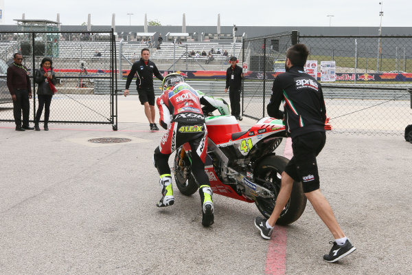 2017 MotoGP Championship - Round 3
Circuit of the Americas, Austin, Texas, USA
Saturday 22 April 2017
Aleix Espargaro, Aprilia Racing Team Gresini
World Copyright: Gold and Goose Photography/LAT Images
ref: Digital Image MotoGP-FP-500-2660 2017 MotoGP Championship - Round 3
Circuit of the Americas, Austin, Texas, USA
Saturday 22 April 2017
Aleix Espargaro, Aprilia Racing Team Gresini
World Copyright: Gold and Goose Photography/LAT Images
ref: Digital Image MotoGP-FP-500-2660