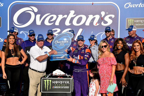 Monster Energy NASCAR Cup Series
Overton’s 301
New Hampshire Motor Speedway, Loudon, NH USA
Sunday 16 July 2017
Denny Hamlin, Joe Gibbs Racing, FedEx Office Toyota Camry wins
World Copyright: Rusty Jarrett
LAT Images Monster Energy NASCAR Cup Series
Overton’s 301
New Hampshire Motor Speedway, Loudon, NH USA
Sunday 16 July 2017
Denny Hamlin, Joe Gibbs Racing, FedEx Office Toyota Camry wins
World Copyright: Rusty Jarrett
LAT Images