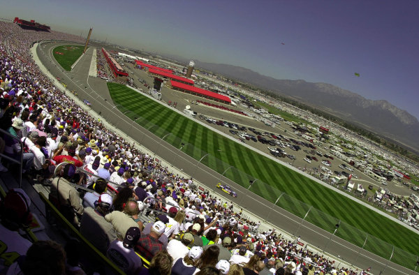Polesitter Mike Skinner leads the field past the grandstand and into turn one at California Speedway.
NAPA Auto Parts 500 at California Speedway, Fontana, California, USA, 30 April,2000.
-F
Peirce Williams 2000 LAT PHOTOGRAPHIC USA Polesitter Mike Skinner leads the field past the grandstand and into turn one at California Speedway.
NAPA Auto Parts 500 at California Speedway, Fontana, California, USA, 30 April,2000.
-F
Peirce Williams 2000 LAT PHOTOGRAPHIC USA