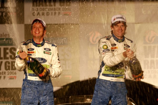 2006 World Rally Championship.
Round 16, Wales Rally GB. 1st - 3rd December 2006.
Marcus Gronholm/Timo Rautianen Ford Focus RS WRC 06 celebrate victory on the podium/finish ramp.
Portrait.
World Copyright: Drew Gibson/LAT Photographic.
Ref: Digital Image Only.
2006 World Rally Championship.
Round 16, Wales Rally GB. 1st - 3rd December 2006.
Marcus Gronholm/Timo Rautianen Ford Focus RS WRC 06 celebrate victory on the podium/finish ramp.
Portrait.
World Copyright: Drew Gibson/LAT Photographic.
Ref: Digital Image Only.