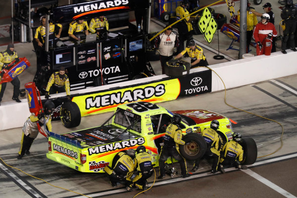 12 November, 2016, Avondale, Arizona, USA
Matt Crafton, pit stop
?2016, Michael L. Levitt
LAT Photo USA 12 November, 2016, Avondale, Arizona, USA
Matt Crafton, pit stop
?2016, Michael L. Levitt
LAT Photo USA