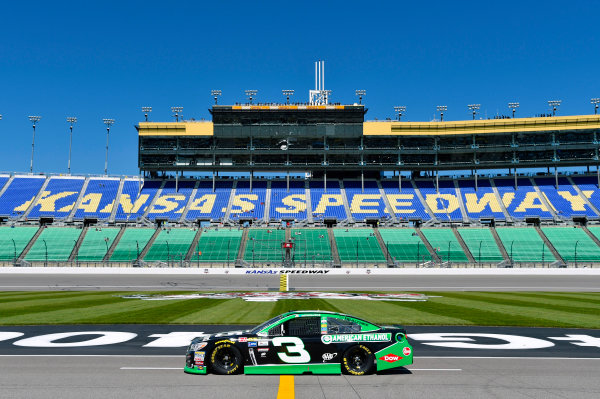 Monster Energy NASCAR Cup Series
Go Bowling 400
Kansas Speedway, Kansas City, KS USA
Friday 12 May 2017
Austin Dillon, Richard Childress Racing, American Ethanol Chevrolet SS
World Copyright: Nigel Kinrade
LAT Images
ref: Digital Image 17KAN1nk02884