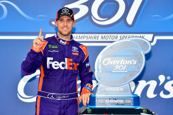 Monster Energy NASCAR Cup Series
Overton?s 301
New Hampshire Motor Speedway, Loudon, NH USA
Sunday 16 July 2017
Denny Hamlin, Joe Gibbs Racing, FedEx Office Toyota Camry victory lane
World Copyright: Nigel Kinrade
LAT Images Monster Energy NASCAR Cup Series
Overton?s 301
New Hampshire Motor Speedway, Loudon, NH USA
Sunday 16 July 2017
Denny Hamlin, Joe Gibbs Racing, FedEx Office Toyota Camry victory lane
World Copyright: Nigel Kinrade
LAT Images