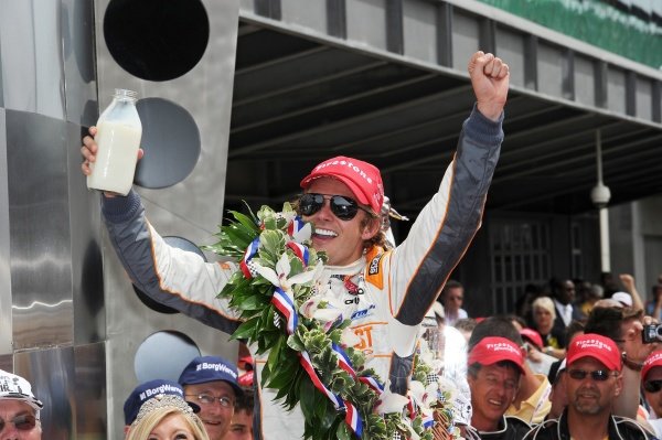 Dan Wheldon (GBR) Bryan Herta Autosport celebrates his Indy 500 win.
IndyCar Series, Rd5, Indianapolis 500, Indianapolis Motor Speedway, Indianapolis, USA, 29 May 2011.