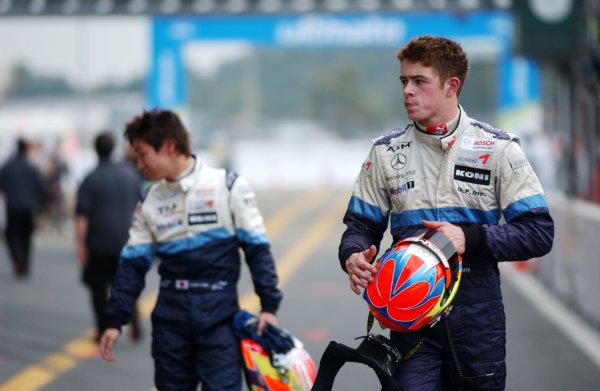 2006 F3 Euro Series.
Round 17 & 18, Le Mans Bugatti Circuit. 13th - 15th October 2006.
(right) Paul di Resta (GBR), ASM Formula 3, Dallara F305 Mercedes and (left) Kamui Kobayashi (JPN), ASM Formula 3, Dallara F305 Mercedes.
World Copyright: Pieters/xpb
cc/LAT
ref: Digital Image Only