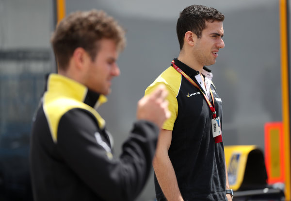 2017 FIA Formula 2 Round 2.
Circuit de Catalunya, Barcelona, Spain.
Thursday 11 May 2017.
Oliver Rowland and Nicholas Latifi, DAMS team mates 
Photo: Jed Leicester/FIA Formula 2.
ref: Digital Image JL2_9997