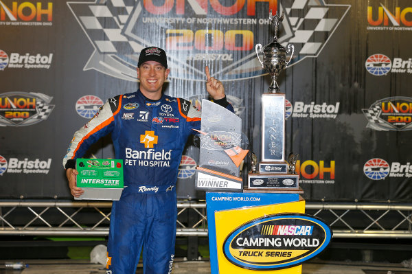 NASCAR Camping World Truck Series
UNOH 200
Bristol Motor Speedway, Bristol, TN USA
Thursday 17 August 2017
Kyle Busch, Banfield Pet Hospital Toyota Tundra, celebrates in victory lane.
World Copyright: Russell LaBountyLAT Images