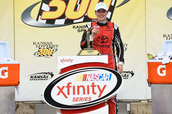 NASCAR XFINITY Series
Kansas Lottery 300
Kansas Speedway, Kansas City, KS USA
Saturday 21 October 2017
Christopher Bell, JBL Toyota Camry, Celebrates in Victory Lane.
World Copyright: John K Harrelson
LAT Images NASCAR XFINITY Series
Kansas Lottery 300
Kansas Speedway, Kansas City, KS USA
Saturday 21 October 2017
Christopher Bell, JBL Toyota Camry, Celebrates in Victory Lane.
World Copyright: John K Harrelson
LAT Images