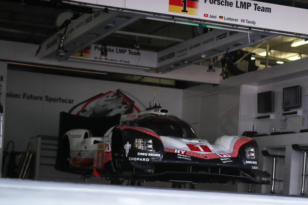 2017 FIA World Endurance Championship,
Bahrain Internaternal Circuit, Bahrain. 16th-18th November 2017,
#1 Porsche LMP Team Porsche 919 Hybrid: Neel Jani, Andre Lotterer, Nick Tandy 
World Copyright. JEP/LAT Images