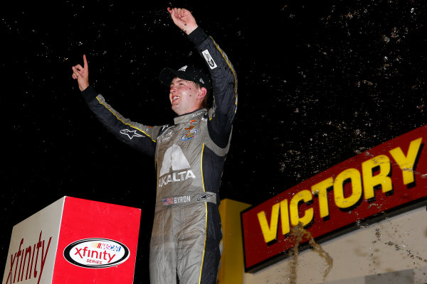 NASCAR XFINITY Series
American Ethanol E15 250 presented by Enogen
Iowa Speedway, Newton, IA USA
Saturday 24 June 2017
William Byron, AXALTA / WINDSOR Window & Doors Chevrolet Camaro celebrates in victory lane
World Copyright: Russell LaBounty
LAT Images NASCAR XFINITY Series
American Ethanol E15 250 presented by Enogen
Iowa Speedway, Newton, IA USA
Saturday 24 June 2017
William Byron, AXALTA / WINDSOR Window & Doors Chevrolet Camaro celebrates in victory lane
World Copyright: Russell LaBounty
LAT Images