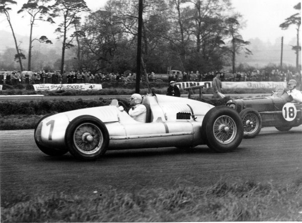 Donington Park, Great Britain.
22 October 1938.
Hermann Muller (Auto Union D-typ) leads Billy Cotton/Wilkie Wilkinson (ERA B-type). They finished in 4th and 7th positions respectively.
Ref-Autocar C16144.
World Copyright - LAT Photographic Donington Park, Great Britain.
22 October 1938.
Hermann Muller (Auto Union D-typ) leads Billy Cotton/Wilkie Wilkinson (ERA B-type). They finished in 4th and 7th positions respectively.
Ref-Autocar C16144.
World Copyright - LAT Photographic