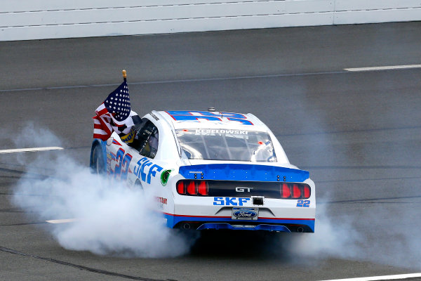 NASCAR XFINITY Series
Pocono Green 250
Pocono Raceway, Long Pond, PA USA
Saturday 10 June 2017
Brad Keselowski, SKF Ford Mustang celebrates his win with a burnout
World Copyright: Russell LaBounty
LAT Images
ref: Digital Image 17POC1rl_03761 NASCAR XFINITY Series
Pocono Green 250
Pocono Raceway, Long Pond, PA USA
Saturday 10 June 2017
Brad Keselowski, SKF Ford Mustang celebrates his win with a burnout
World Copyright: Russell LaBounty
LAT Images
ref: Digital Image 17POC1rl_03761
