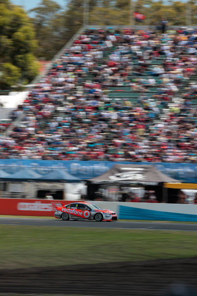 Big Pond 300, Barbagallo Raceway, Wanneroo.
Australia. 20th - 22nd November 2009.
Car 1, Falcon FG, Ford, Jamie Whincup, T8, TeamVodafone, Triple Eight Race Engineering, Triple Eight Racing.
World Copyright: Mark Horsburgh/LAT Photographic
ref: 1-Whincup-EV13-09-4545