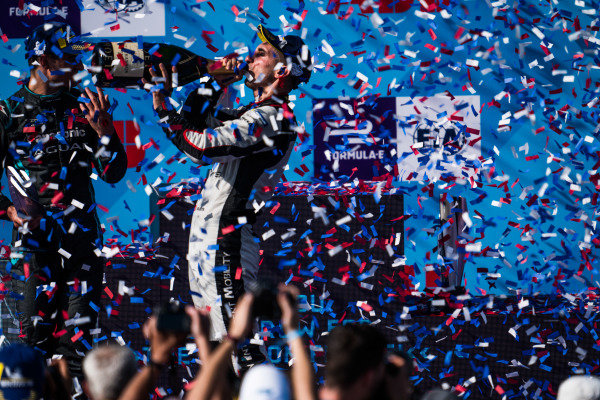 Race winner Sébastien Buemi (CHE), Nissan e.Dams celebrates on the podium