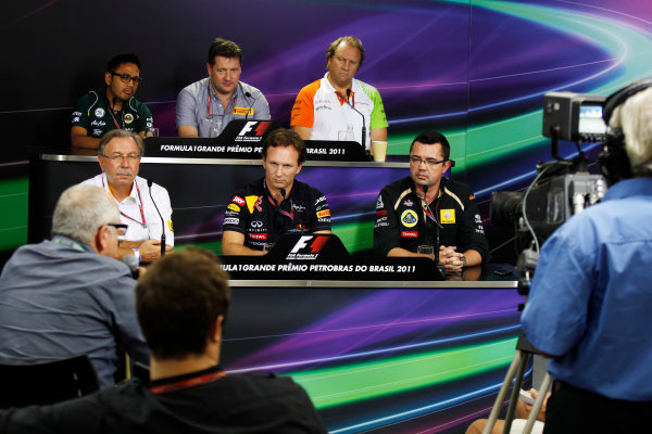 Interlagos, Sao Paulo, Brazil.
25th November 2011.
Riad Asmat, Chief Executive Officer, Team Lotus, Paul Hembery, Motorsport Director, Pirelli, Bob Fearnley, Team Director, Force India, Jean Francois Caubet, Managing Director, Renault Sport F1, Christian Horner, Team Principal, Red Bull Racing and Eric Boullier, Team Principal, Lotus Renault GP. Portrait. Press Conferences.
World Copyright:Charles Coates/LAT Photographic
ref: Digital Image _X5J0293 Interlagos, Sao Paulo, Brazil.
25th November 2011.
Riad Asmat, Chief Executive Officer, Team Lotus, Paul Hembery, Motorsport Director, Pirelli, Bob Fearnley, Team Director, Force India, Jean Francois Caubet, Managing Director, Renault Sport F1, Christian Horner, Team Principal, Red Bull Racing and Eric Boullier, Team Principal, Lotus Renault GP. Portrait. Press Conferences.
World Copyright:Charles Coates/LAT Photographic
ref: Digital Image _X5J0293