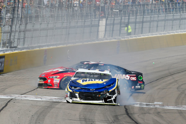 Monster Energy NASCAR Cup Series
Pennzoil 400
Las Vegas Motor Speedway, Las Vegas, NV USA
Sunday 4 March 2018
Chase Elliott, Hendrick Motorsports, Chevrolet Camaro NAPA Auto Parts and Kurt Busch, Stewart-Haas Racing, Ford Fusion Haas Automation crash
World Copyright: Russell LaBounty
NKP / LAT Images Monster Energy NASCAR Cup Series
Pennzoil 400
Las Vegas Motor Speedway, Las Vegas, NV USA
Sunday 4 March 2018
Chase Elliott, Hendrick Motorsports, Chevrolet Camaro NAPA Auto Parts and Kurt Busch, Stewart-Haas Racing, Ford Fusion Haas Automation crash
World Copyright: Russell LaBounty
NKP / LAT Images