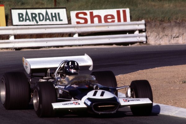 1970 South African Grand Prix.
Kyalami, South Africa.
5-7 March 1970.
Graham Hill (Lotus 49C Ford) 6th position.
Ref-70 SA 04.
World Copyright - LAT Photographic





