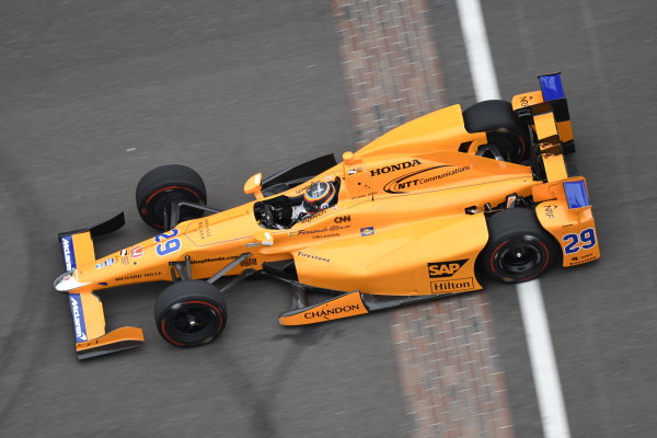 Verizon IndyCar Series
Fernando Alonso Test for Indianapolis 500
Indianapolis Motor Speedway, Indianapolis, IN USA
Wednesday 3 May 2017
Fernando Alonso turns his first career laps on an oval in preparation for his Indianapolis 500 debut.
World Copyright: Walt Kuhn
LAT Images Verizon IndyCar Series
Fernando Alonso Test for Indianapolis 500
Indianapolis Motor Speedway, Indianapolis, IN USA
Wednesday 3 May 2017
Fernando Alonso turns his first career laps on an oval in preparation for his Indianapolis 500 debut.
World Copyright: Walt Kuhn
LAT Images