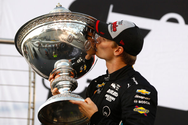 Verizon IndyCar Series
GoPro Grand Prix of Sonoma
Sonoma Raceway, Sonoma, CA USA
Sunday 17 September 2017
Josef Newgarden, Team Penske Chevrolet celebrates by kissing the Astor Cup on the podium
World Copyright: Phillip Abbott
LAT Images
ref: Digital Image abbott_sonoma_0917_10386