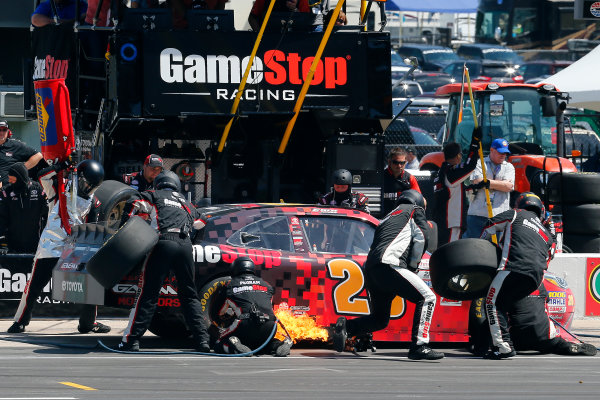 2017 NASCAR Xfinity Series
My Bariatric Solutions 300
Texas Motor Speedway, Fort Worth, TX USA
Saturday 8 April 2017
Erik Jones, Game Stop/ GAEMS Toyota Camry pit stop
World Copyright: Russell LaBounty/LAT Images
ref: Digital Image 17TEX1rl_3798