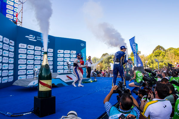 2015/2016 FIA Formula E Championship.
Buenos Aires ePrix, Buenos Aires, Argentina.
Saturday 6 February 2016.
Sam Bird (GBR), DS Virgin Racing DSV-01, Sebastien Buemi (SUI), Renault e.Dams Z.E.15 and Lucas Di Grassi (BRA), ABT Audi Sport FE01.
Photo: Zak Mauger/LAT/Formula E
ref: Digital Image _L0U1712