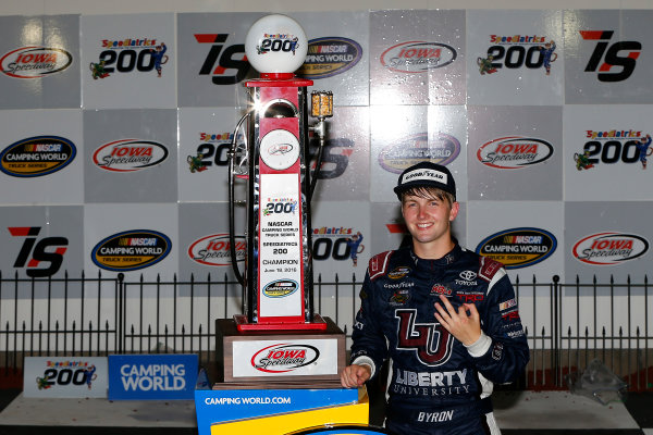 17-18 June, 2016, Newton, Iowa USA
William Byron celebrates in victory lane
?2016, Russell LaBounty
LAT Photo USA
17-18 June, 2016, Newton, Iowa USA
William Byron celebrates in victory lane
?2016, Russell LaBounty
LAT Photo USA
