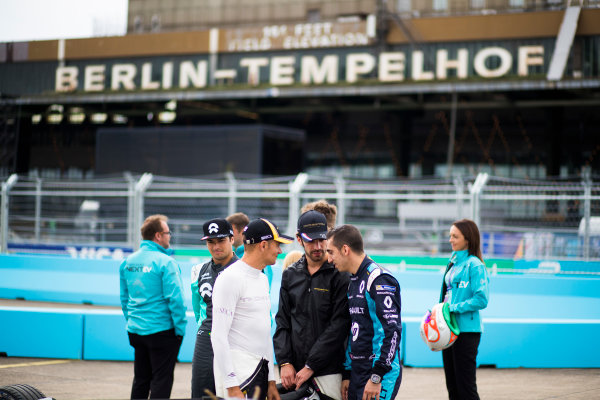 2016/2017 FIA Formula E Championship.
Round 7 - Berlin ePrix, Tempelhof Airport, Berlin, Germany.
Nelson Piquet (BRA), NextEV NIO, Spark-NEXTEV, NEXTEV TCR Formula 002, Stephane Sarrazin (FRA), Techeetah, Spark-Renault, Renault Z.E 16, Jean-Eric Vergne (FRA), Techeetah, Spark-Renault, Renault Z.E 16 & Sebastien Buemi (SUI), Renault e.Dams, Spark-Renault, Renault Z.E 16. 
Thursday 8 June 2017.
Photo: Sam Bloxham/LAT/Formula E
ref: Digital Image _W6I6951