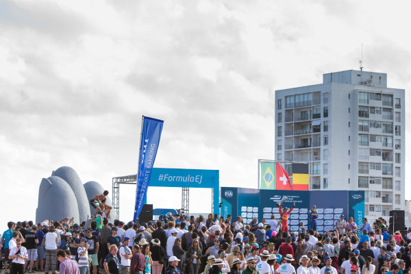 2015/2016 FIA Formula E Championship.
Punta del Este ePrix, Punta del Este, Uruguay.
Saturday 19 December 2015.
Sebastien Buemi (SUI), Renault e.Dams Z.E.15, Lucas Di Grassi (BRA), ABT Audi Sport FE01 and Jerome D'Ambrosio (FRA) Dragon Racing - Venturi VM200-FE-01 on the podium.
Photo: Zak Mauger/LAT/Formula E
ref: Digital Image _L0U8975