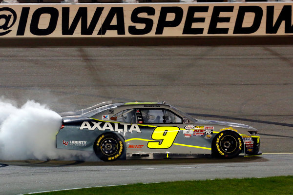 NASCAR XFINITY Series
American Ethanol E15 250 presented by Enogen
Iowa Speedway, Newton, IA USA
Saturday 24 June 2017
William Byron, AXALTA / WINDSOR Window & Doors Chevrolet Camaro celebrates his win with a burnout
World Copyright: Russell LaBounty
LAT Images NASCAR XFINITY Series
American Ethanol E15 250 presented by Enogen
Iowa Speedway, Newton, IA USA
Saturday 24 June 2017
William Byron, AXALTA / WINDSOR Window & Doors Chevrolet Camaro celebrates his win with a burnout
World Copyright: Russell LaBounty
LAT Images