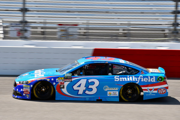 Monster Energy NASCAR Cup Series
Toyota Owners 400
Richmond International Raceway, Richmond, VA USA
Friday 28 April 2017
Aric Almirola, Richard Petty Motorsports, Smithfield Ford Fusion
World Copyright: Nigel Kinrade
LAT Images
ref: Digital Image 17RIC1nk01301