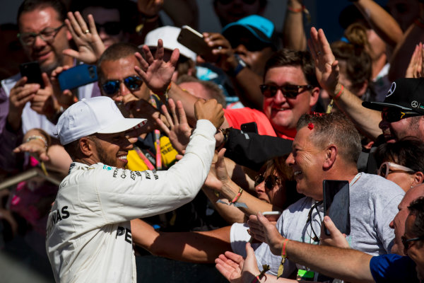 Circuit of the Americas, Austin, Texas, United States of America.
Sunday 22 October 2017.
Lewis Hamilton, Mercedes AMG, 1st Position, celebrates victory.
World Copyright: Zak Mauger/LAT Images
ref: Digital Image _X0W7204 Circuit of the Americas, Austin, Texas, United States of America.
Sunday 22 October 2017.
Lewis Hamilton, Mercedes AMG, 1st Position, celebrates victory.
World Copyright: Zak Mauger/LAT Images
ref: Digital Image _X0W7204